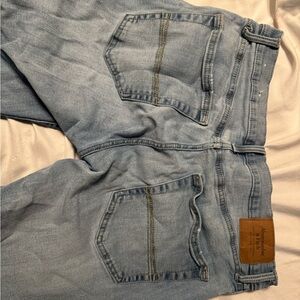 Men’s ABERCROMBIE ripped jeans
